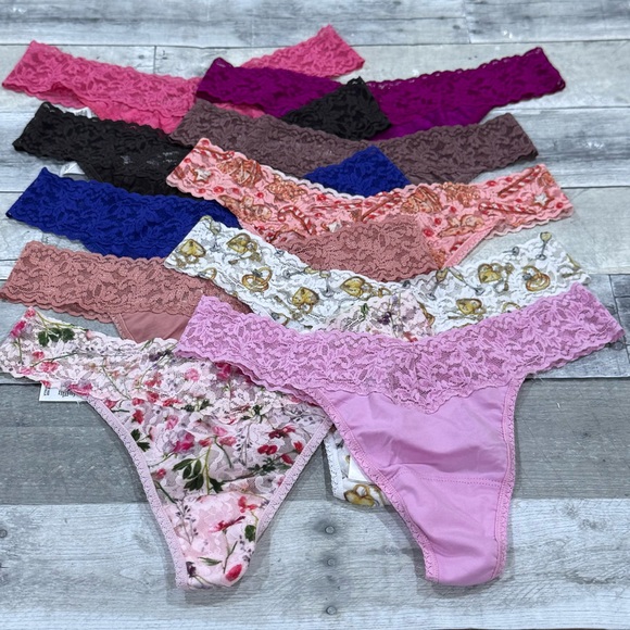 HANKY PANKY Signature Lace Original Rise Thong 10-PackAssorted Colors & Styles